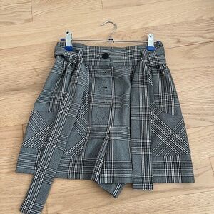 Maje shorts in grey and white